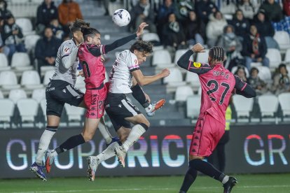 Imagen del partido entre el Burgos CF y el Sabadell.