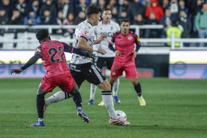 Imagen del partido entre el Burgos CF y el Sabadell.