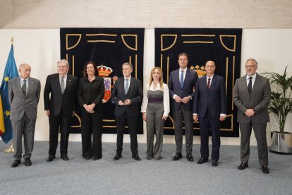 Presentación de los retratos de los expresidentes del Parlamento autonómico
