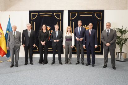 Presentación de los retratos de los expresidentes del Parlamento autonómico