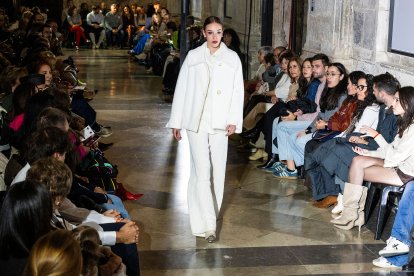Desfile de moda MOBU 2026.