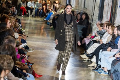 Desfile de moda MOBU 2026.