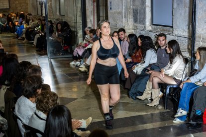 Desfile de moda MOBU 2026.