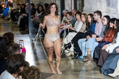 Desfile de moda MOBU 2026.