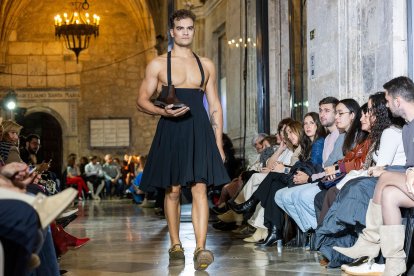 Desfile de moda MOBU 2026.