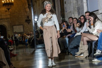 Desfile de moda MOBU 2026.