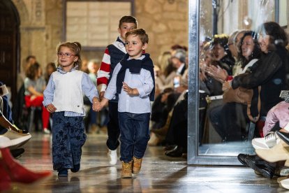 Desfile de moda MOBU 2026.