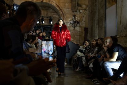 Desfile de moda MOBU 2026.