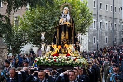 Procesión extraordinaria de la Virgen de la Soledad por su 125 aniversario.