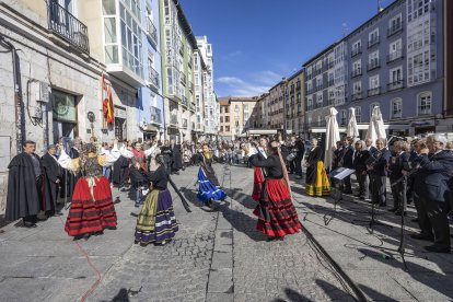 Jornada festiva donde la Sociedad Gastronómica Cucos estrenó su Himno oficial 39 años después de su creación.