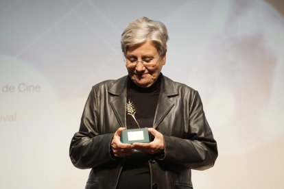 La cineasta chilena Valeria Sarmiento, recibe la Espiga de Honor de la Seminci
