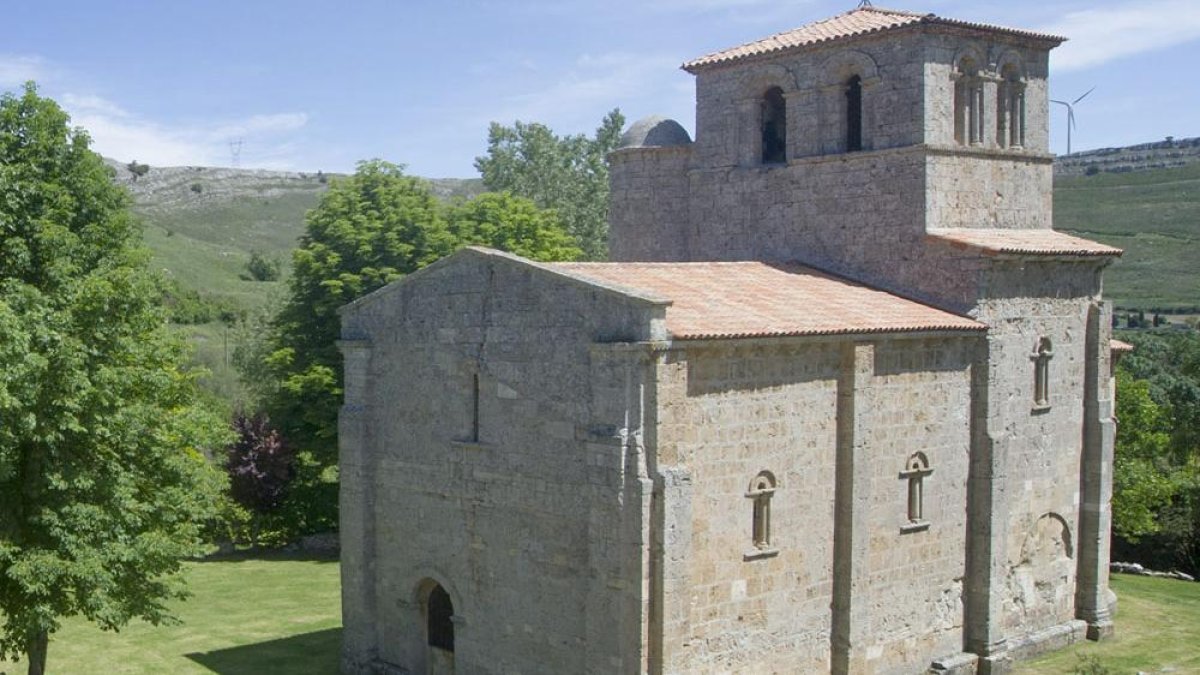 Ermita de Monasterio de Rodilla en abril de 2003. ISRAEL L. MURILLO