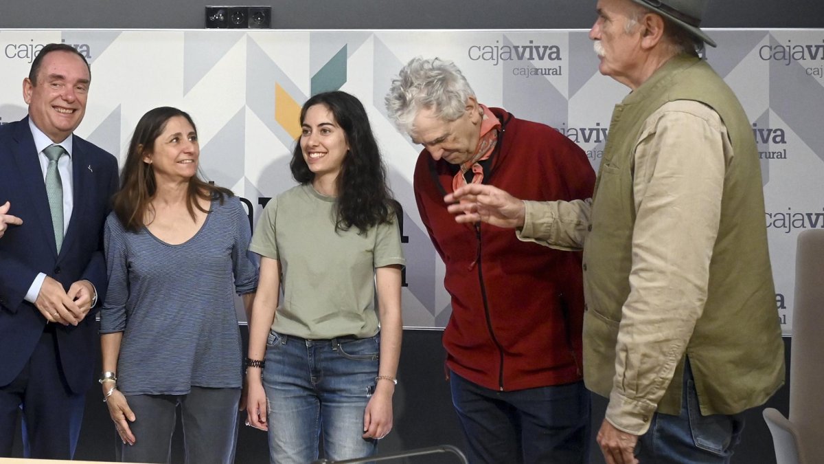 Firma de un convenio entre Cajaviva, Fundación Caja Rural y Fundación Atapuerca