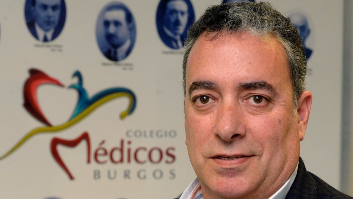 El presidente del Colegio de Médicos de Burgos, Joaquín Fernández de Valderrama. ECB