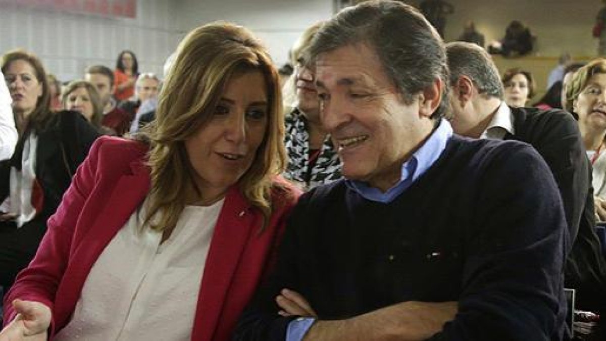 Susana Díaz y Javier Fernández.-EFE