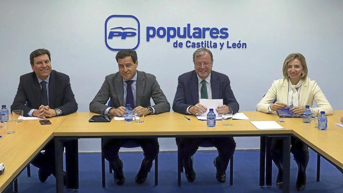 Carlos Fernández, Raúl de la Hoz, Antonio Silván y Alicia García presentan las ponencias del PP.-ICAL