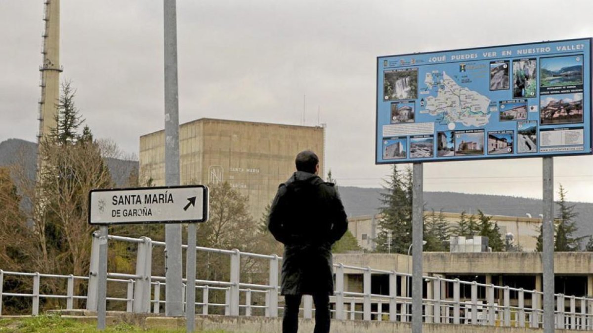 Imagen exterior de la central nuclear de Santa María de Garoña-ISRAEL L. MURILLO
