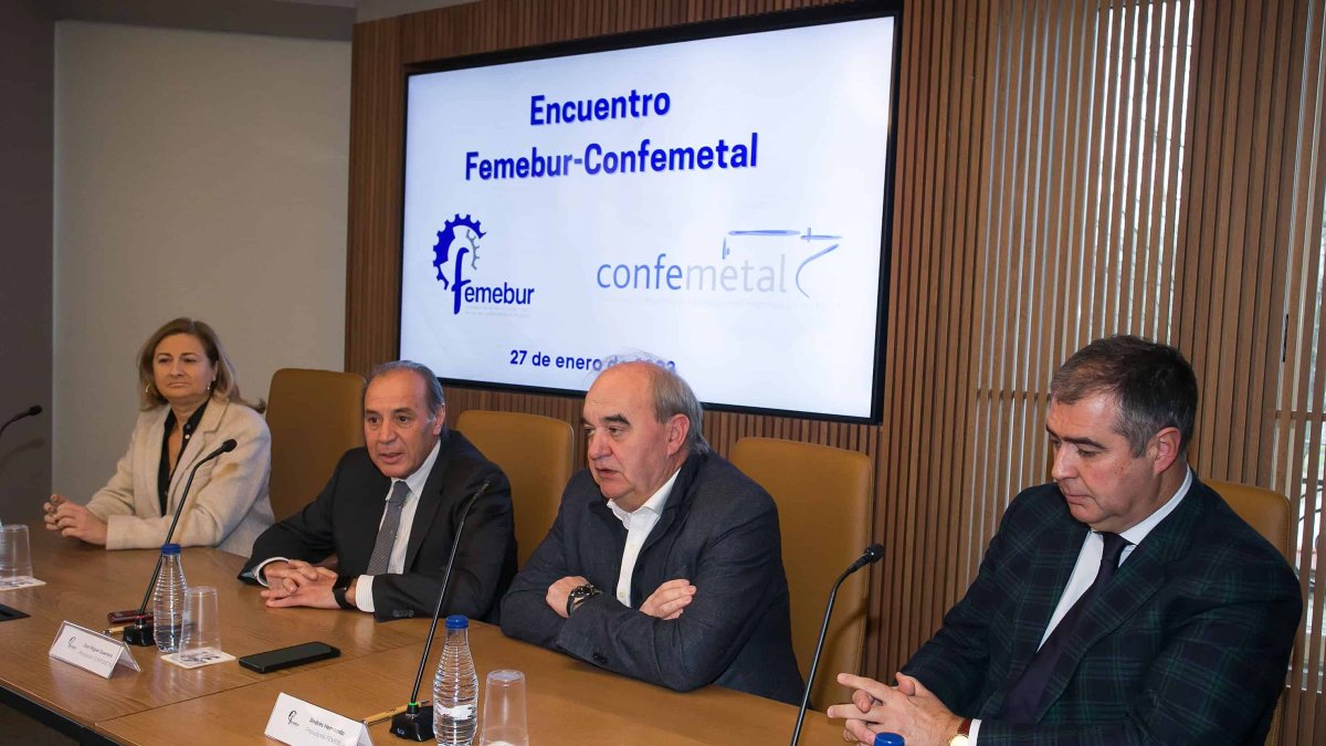 Maite Castrillejo, José Miguel Guerrero, Andrés Hernando y Esteban Pérez en el encuentro de  Confemetal y Femebur. TOMÁS ALONSO