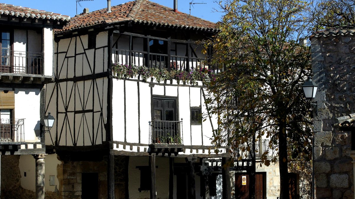Imagen de una vivienda típica de Covarrubias. ECB