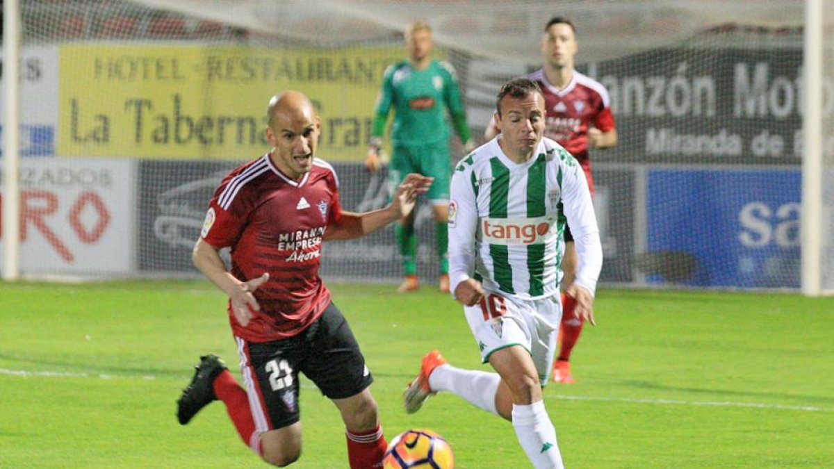 Los rojillos intentarán llevarse los tres puntos en el derbi regional contra el Real Valladolid-Alfonso G. Mardones
