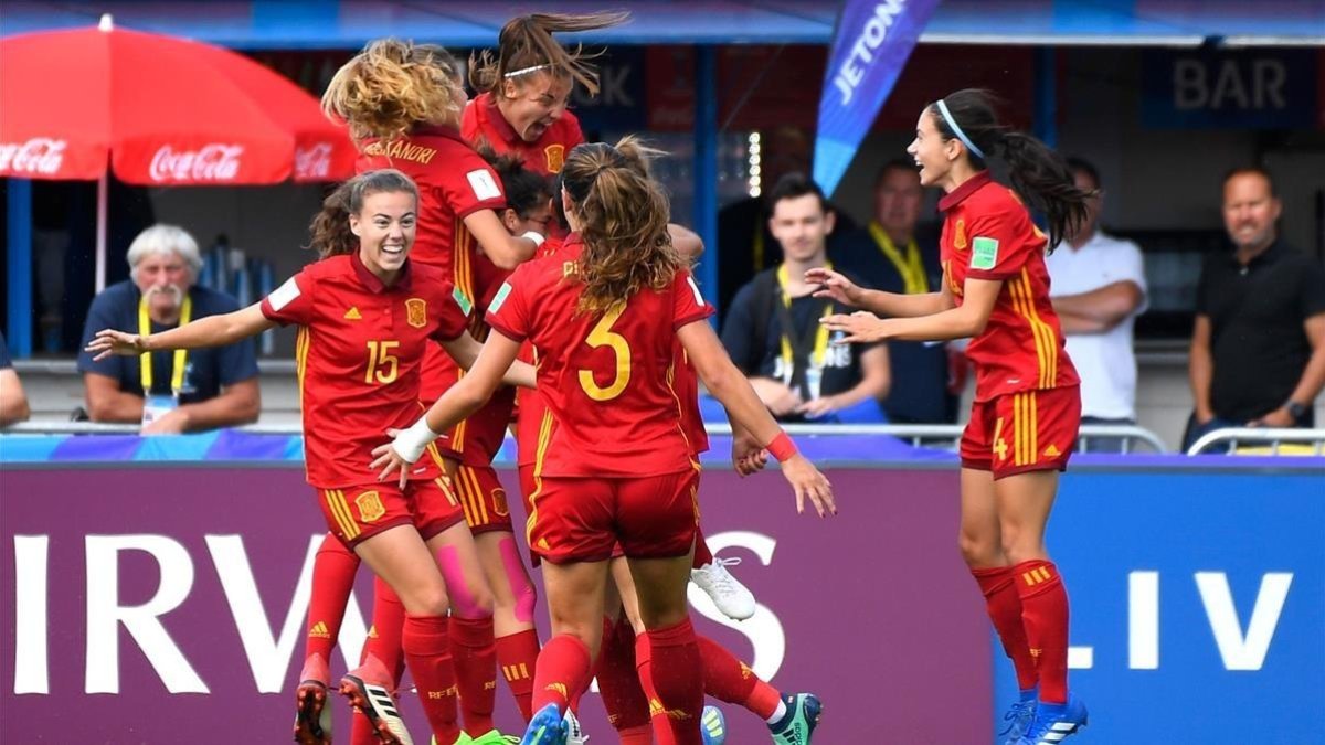 Las jugadoras españolas celebran el gol de Menayo. /-AFP / DAMIEN MEYER