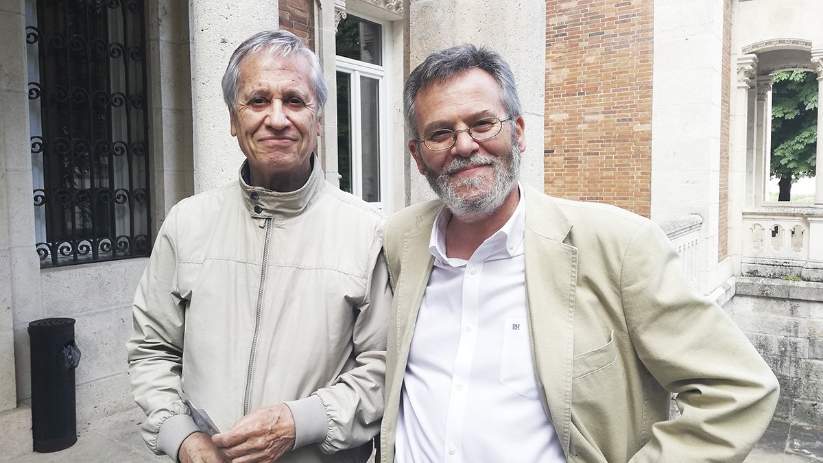 Los escritores burgaleses Jesús Carazo (izquierda) y José Antonio Abella. A. M. R.