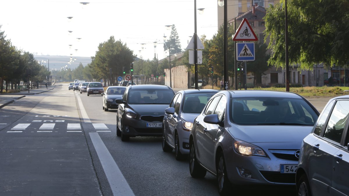 Imagen de tráfico en el bulevar. RAÚL G. OCHOA
