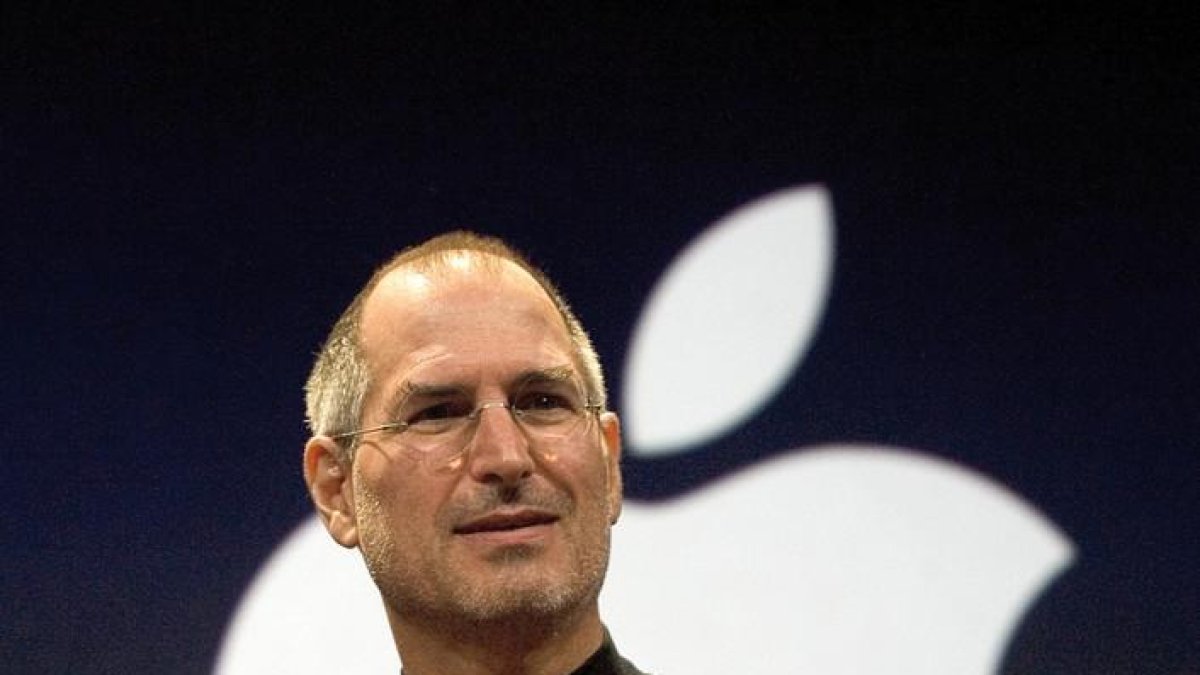 Steve Jobs, en el 2007, presentando el primer iPhone.-