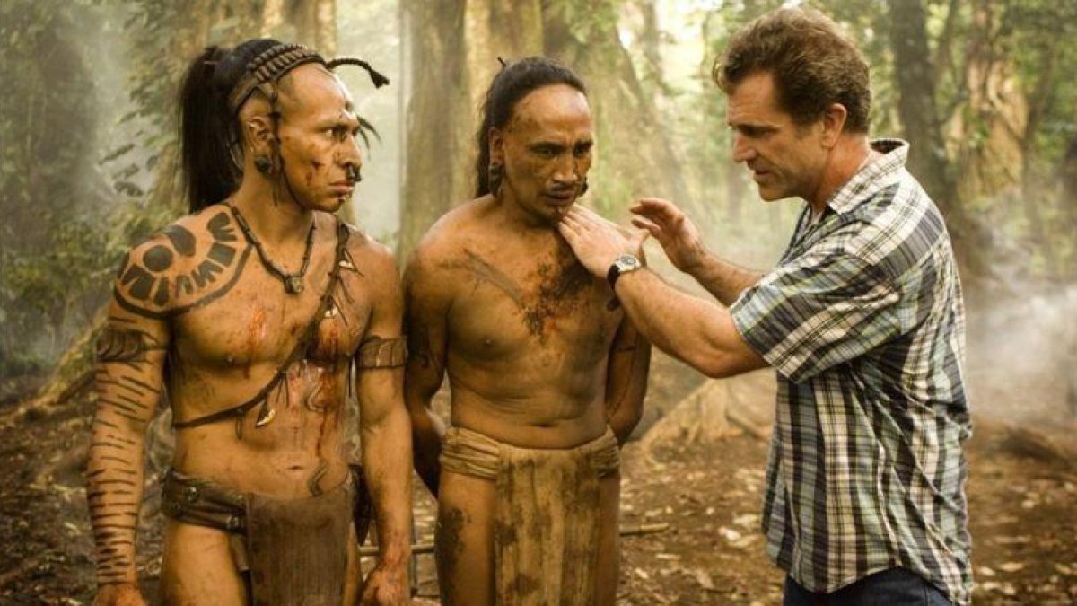 Mel Gibson da instrucciones en el rodaje de 'Apocalypto'.-ANDREW COOPER