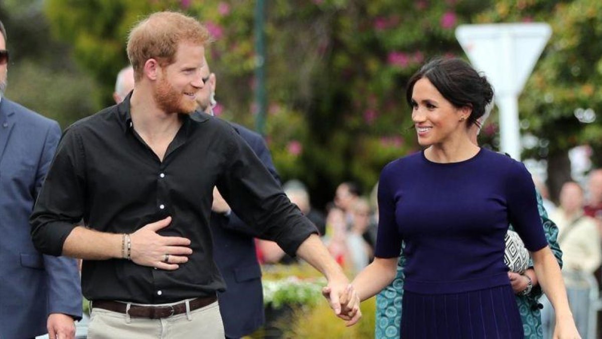 El príncipe Enrique y su esposa Meghan Markle, en Nueva Zelanda, el pasado 31 de octubre.-AFP / MICHAEL BRADLEY