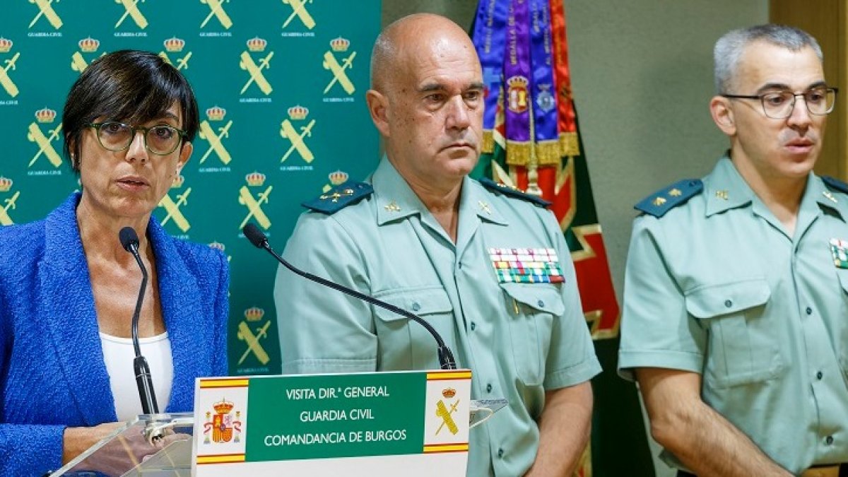 La directora general de la Guardia Civil, María Gámez, anuncia nuevas inversiones para Burgos. SANTI OTERO