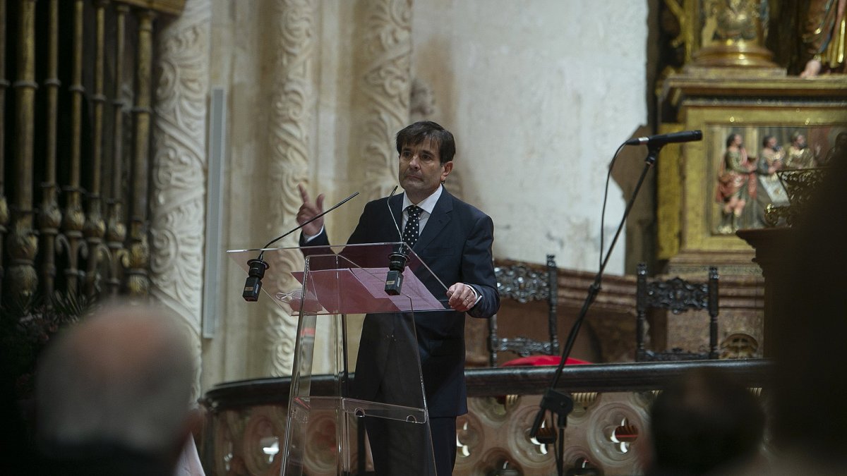 El doctor José Antonio Fernández Ratero, durante el pregón. RAÚL G. OCHOA