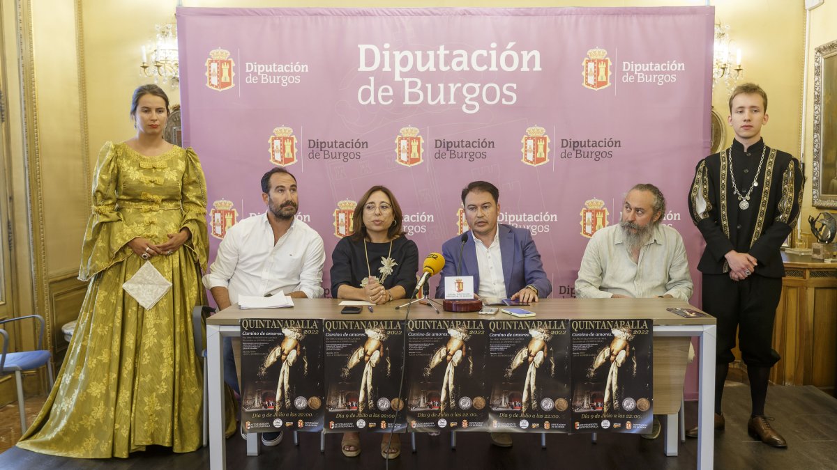 Imagen de la presentación de la representación teatral de Quintanapalla. SANTI OTERO