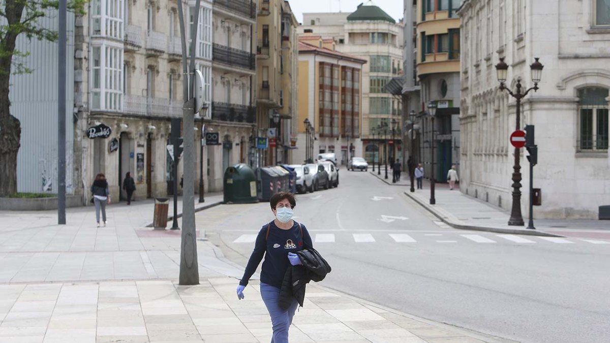 La calle San Pablo, en el centro, será de uso peatonal los fines de semana. ISRAEL L. MURILLO