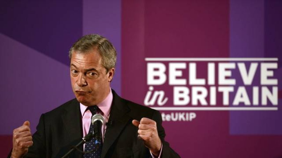 El líder del Partido por la Independencia del Reino Unido (UKIP), Nigel Farage, en un discurso en Hartlepool.-Foto:   EFE / NIGEL RODDIS