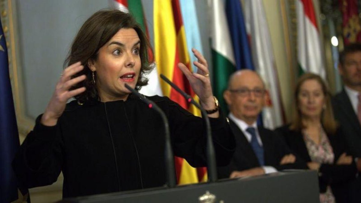 La vicepresidenta del Gobierno, Soraya Saénz de Santamaría.-DAVID CASTRO