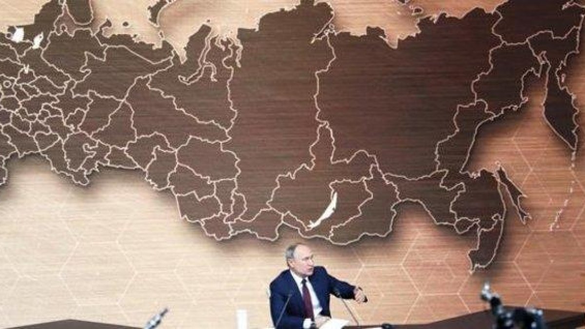 El presidente ruso Vladimir Putin, en una conferencia de prensa.-YURI KOCHETKOV (EFE)