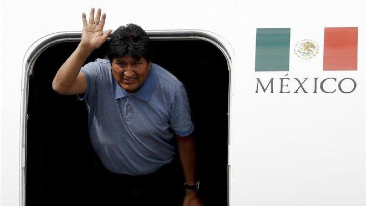 El dimitido presidente de Bolivia, Evo Morales, sorprendió a los mexicanos al conocerse que viajó a Cuba. / EDUARDO VERDUGO (AP-AP / EDUARDO VERDUGO