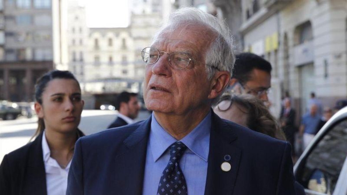 El ministro de Asuntos Exteriores, Josep Borrell-EFE / SARAH YÁÑEZ-RICHARDS