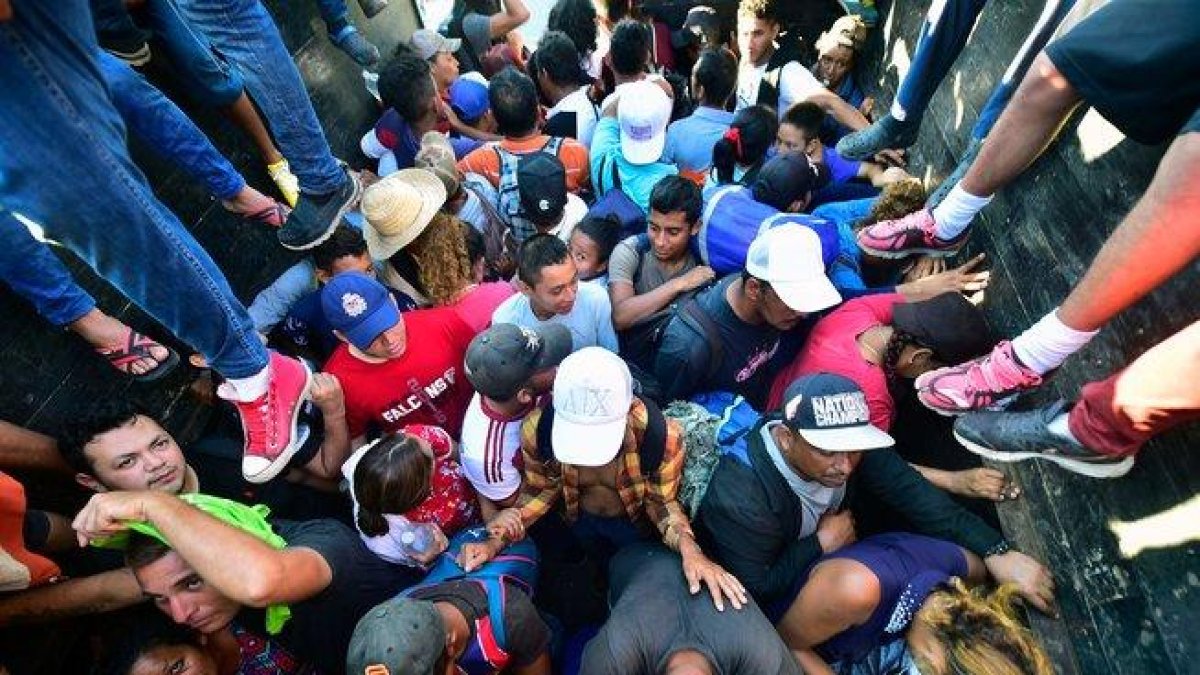Entre el 18 y el 27 de enero, las autoridades de migración de México deportaron a 2.303 hondureños.-AFP