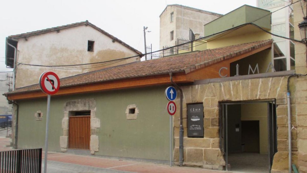 La entrada al CIMA se encuentra en calle La Fuente, en pleno corazón del centro histórico.-E. M.