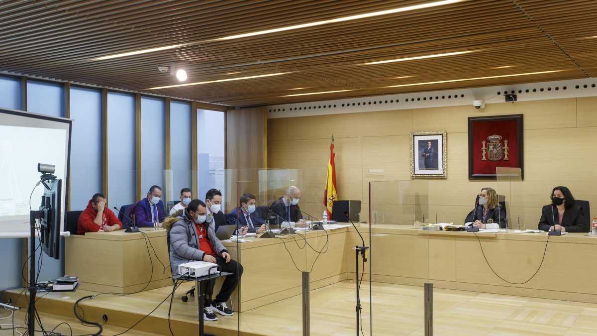 Momento del juicio por el asesinato del escayolista de Miranda de Ebro. SANTI OTERO