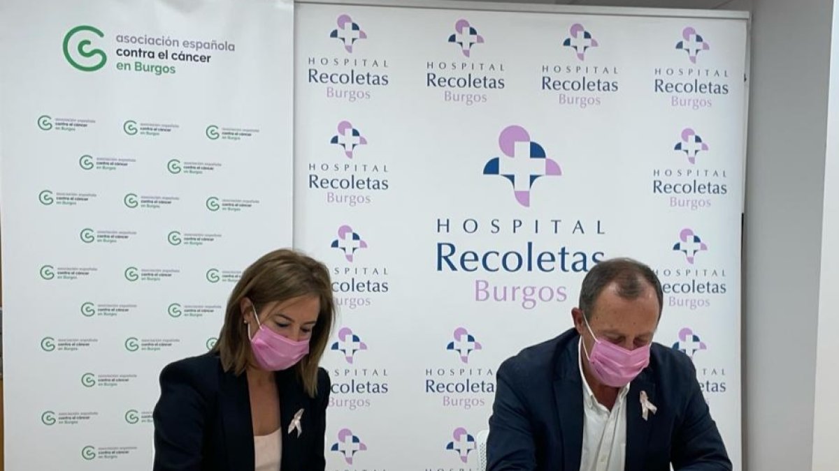 Firma del acuerdo de colaboración entre hospital Recoletas y la AECC. ECB