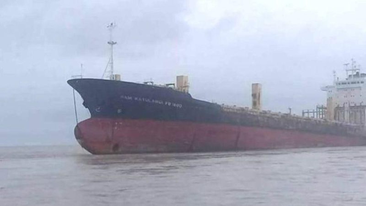 Barco fantasma aparecido en las costas de Birmania.-YANGOON POLICE