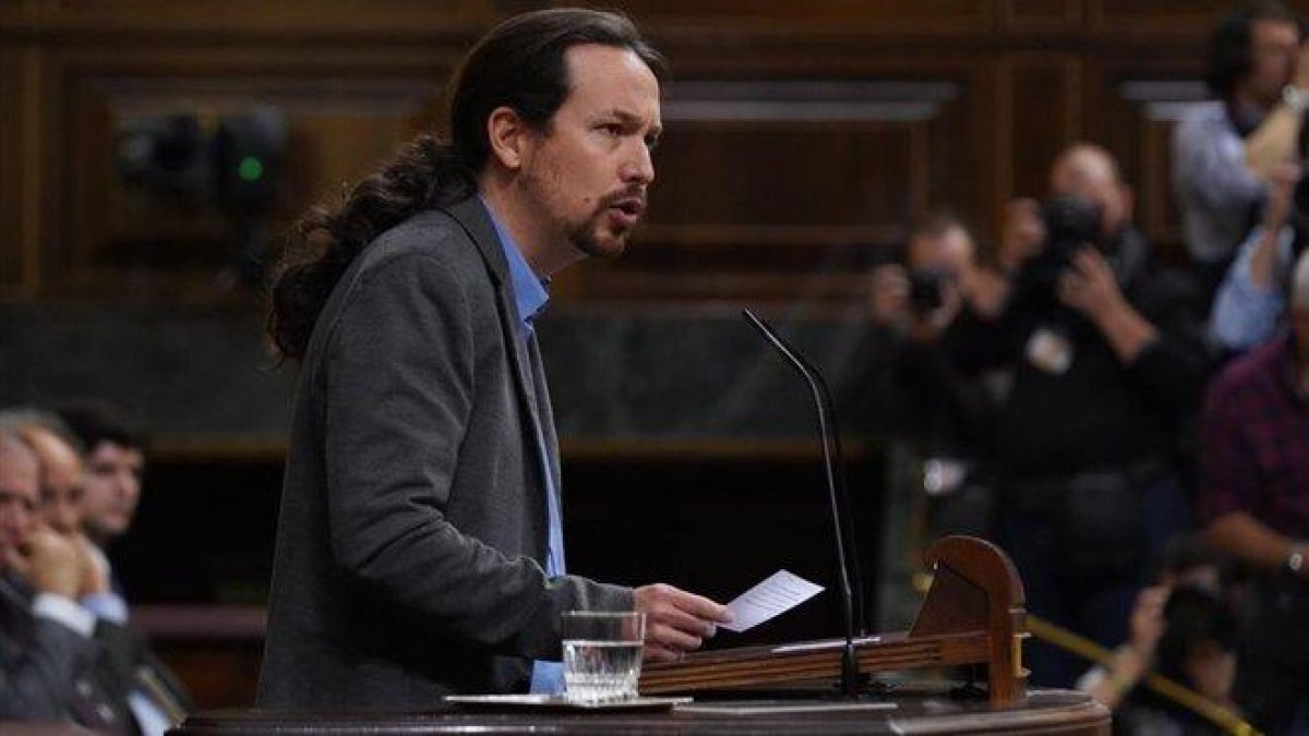 El líder de Unidas Podemos, Pablo Iglesias, en la sesión de investidura de Pedro Sánchez.-DAVID CASTRO