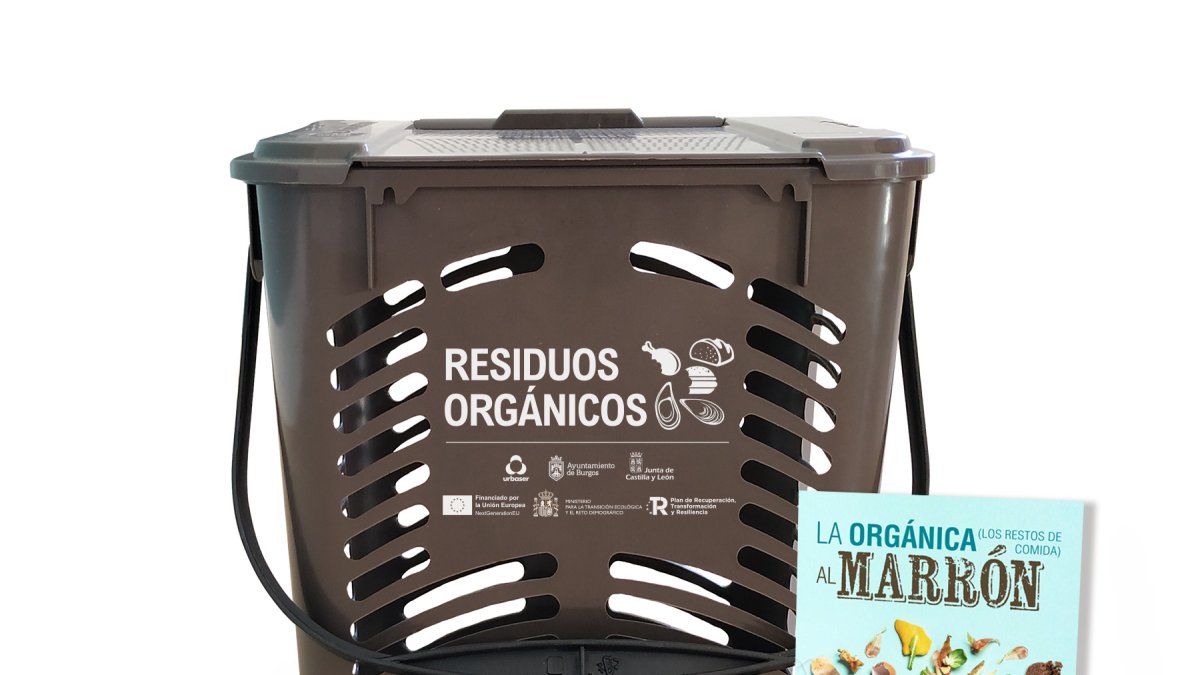 Imagen del Kit de recogida organica en casa que se entregará entre quienes soliciten la tarjeta del contenedor marrón.