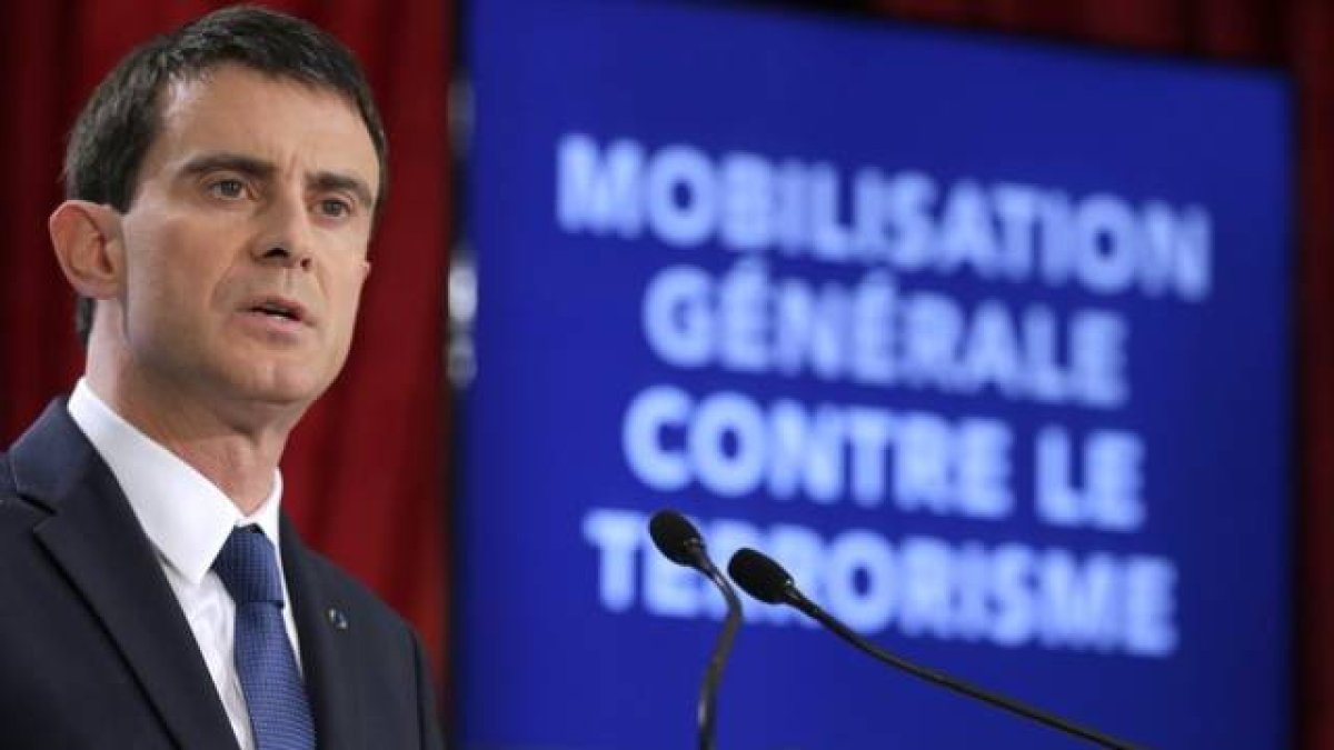 Manuel Valls, durante la presentación de sus medidas para hacer frente al terrorismo, este miércoles en París.-Foto: AFP / PHILIPPE WOJAZER
