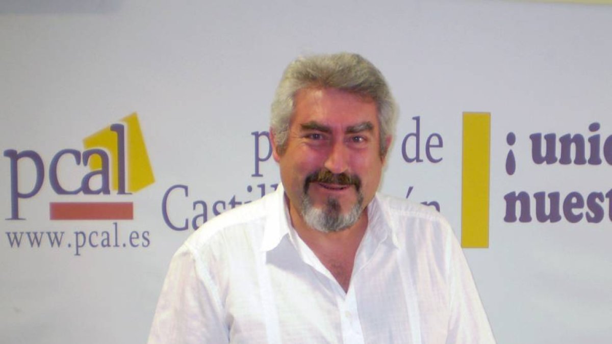 José Ignacio Delgado en la sede del partido en La Ribera del Duero.-L. V.