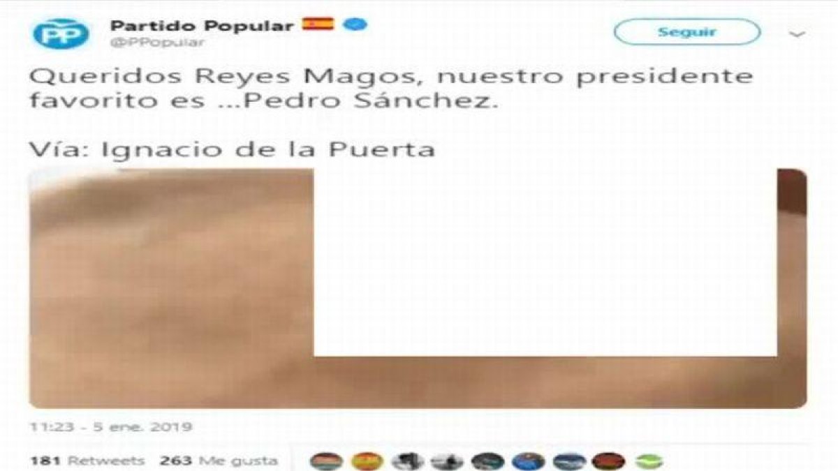 Captura del vídeo de la cuenta oficial del PP en Twitter en el que un niño pide a los Reyes Magos la desparición de Pedro Sánchez.-EL PERIÓDICO