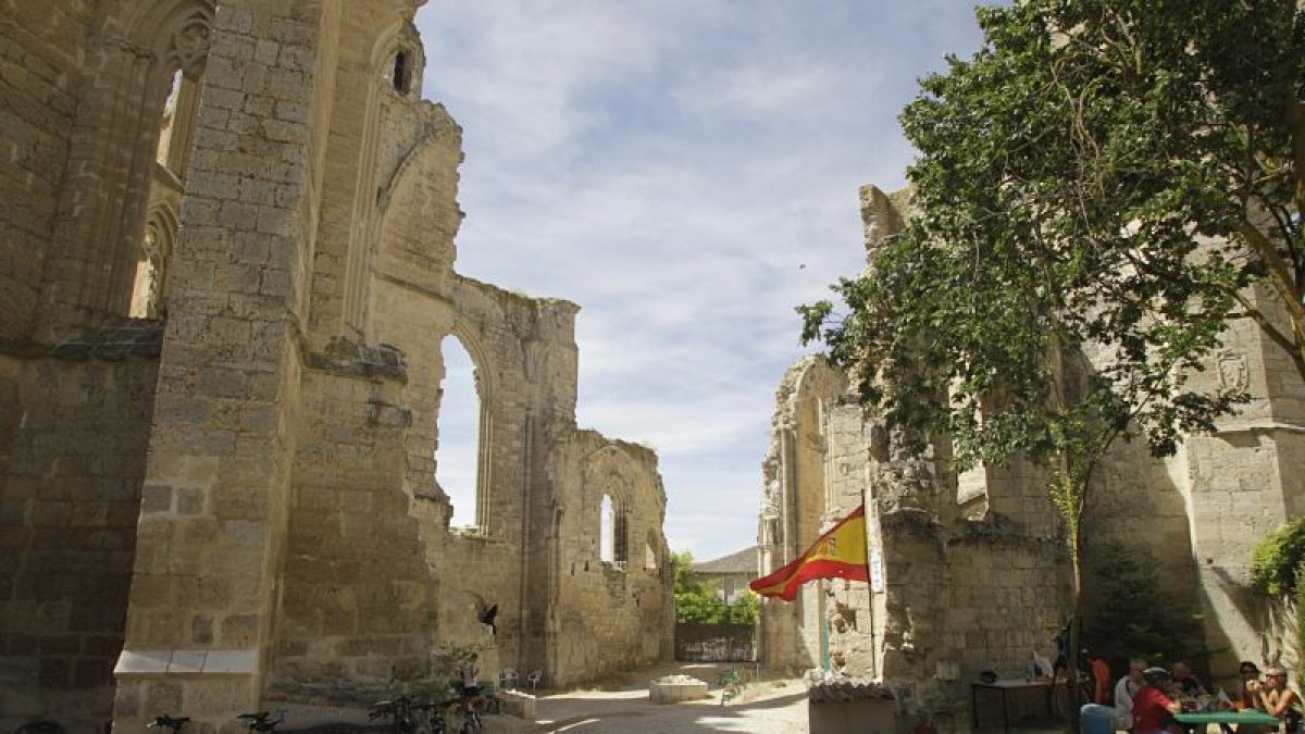 El albergue de San Antón, en las ruinas del monasterio de Castrojeriz. ECB